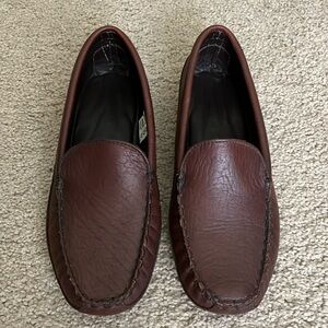 Brown Eddie Bauer men’s leather slippers. Size 13. Unlined.